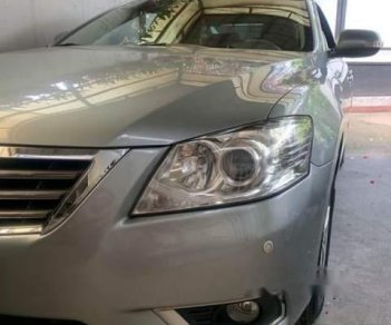 Toyota Camry 2.4G 2010 - Bán Toyota Camry 2.4G năm sản xuất 2010, màu bạc, 710 triệu