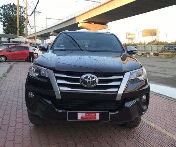 Toyota Fortuner 2.4G 4x2MT 2017 - Bán Toyota Fortuner 2.5g đời 2017, màu nâu xe máy dầu số sàn nhập Indo giá thương lượng với khách hàng mua xe chính hãng