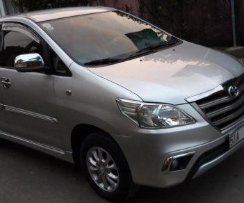 Toyota Innova E 2014 - Bán xe Toyota Innova E năm 2014, màu bạc, 548tr