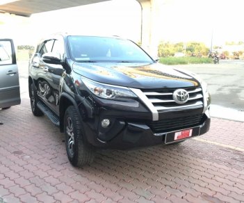 Toyota Fortuner 2.4G 4x2MT 2017 - Bán Toyota Fortuner 2.5g đời 2017, màu nâu xe máy dầu số sàn nhập Indo giá thương lượng với khách hàng mua xe chính hãng