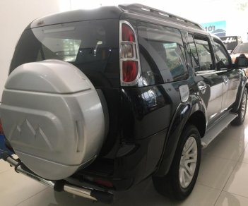 Ford Everest 2013 - Bán xe Ford Everest số sàn, màu đen, đời 2013