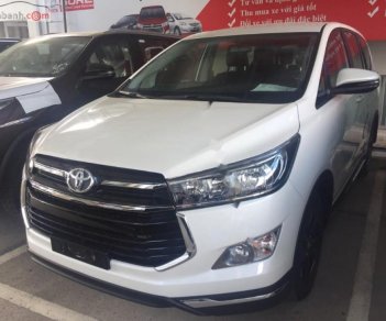 Toyota Innova 2.0 Venturer 2018 - Cần bán xe Toyota Innova 2.0 Venturer sản xuất năm 2018, màu trắng