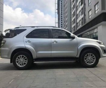 Toyota Fortuner   V AT 4x4 2015 - Bán Toyota Fortuner V AT 4x4 2015, màu bạc như mới, 765tr