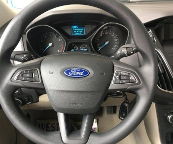 Ford Focus Trend 1.5L AT – 5D 2018 - New 100% Ford Focus 2018, tặng ngay dán phim, camera hành trình, ghế bọc da, 6 món theo xe