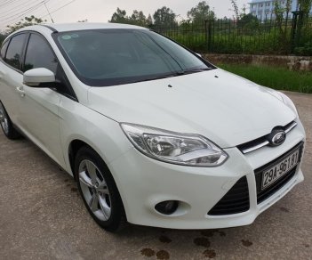 Ford Focus 2013 - Bán xe Ford Focus năm sản xuất 2013, màu trắng