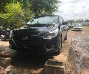 Hyundai Accent 2018 - Bán Hyundai Accent AT full đen xe có sẵn giao ngay, giá tốt, hỗ trợ vay trả góp ls ưu đãi. LH: 0903175312.