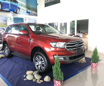 Ford Everest Trend  2018 - Bán xe Ford Everest bản Trend sản xuất 2018 giao ngay trong tháng, cam kết nguyên giá không thêm lạc, ưu đãi phụ kiện giá trị