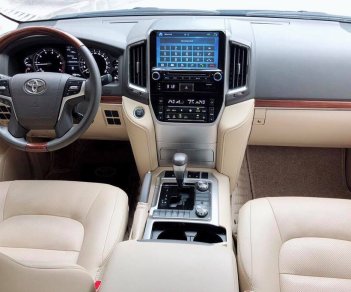 Toyota Land Cruiser V8 VX 4.6L 2016 - Cần bán Toyota Land Cruiser V8 VX 4.6L đời 2016, màu vàng cát, sản xuất 2016