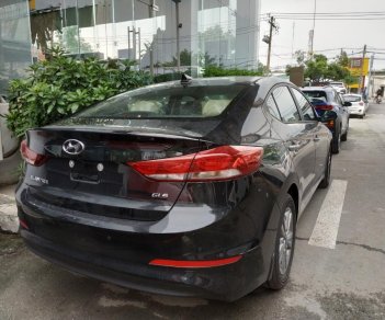 Hyundai Elantra 2018 - Bán xe giao ngay- Cần thanh lý Elantra 2.0 AT đen huyền bí - Khuyến mãi lên đến 90tr- LH: 0978656301