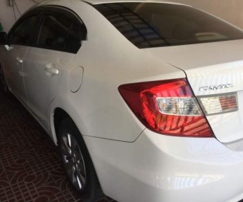 Honda Civic  1.8MT  2014 - Bán Honda Civic 1.8MT đời 2014, màu trắng xe gia đình