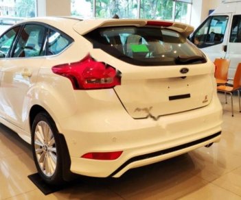 Ford Focus S 2018 - Bán Ford Focus S năm sản xuất 2018, màu trắng