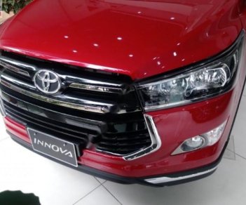 Toyota Innova 2.0 Venturer 2018 - Bán Toyota Innova 2.0 Venturer năm 2018, màu đỏ