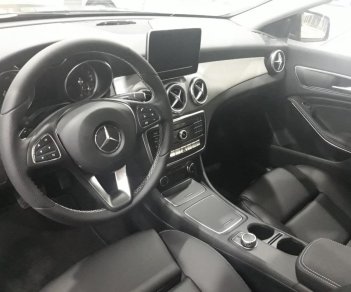 Mercedes-Benz CLA class 2017 - Bán Mercedes CLA200 2017 cũ, 30km, giá tốt Motorshow 2019