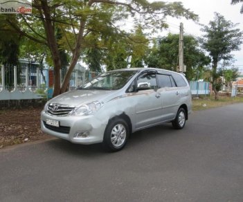 Toyota Innova 2.0G 2011 - Cần bán lại xe Toyota Innova 2.0G năm 2011, màu bạc xe gia đình, giá 438tr