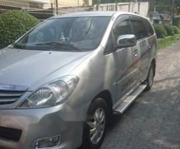 Toyota Innova   2.0G 2011 - Bán lại xe Toyota Innova 2.0G sản xuất 2011, màu bạc, giá tốt