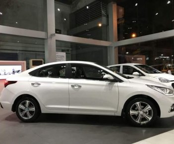 Hyundai Accent AT 2018 - Bán ô tô Hyundai Accent AT năm sản xuất 2018, màu trắng