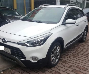 Hyundai i20 Active   2015 - Cần bán xe Hyundai i20 Active sản xuất 2015, màu trắng, xe nhập, giá tốt