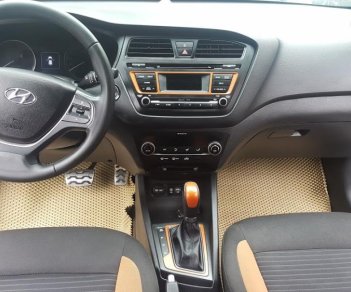 Hyundai i20 Active   2015 - Cần bán xe Hyundai i20 Active sản xuất 2015, màu trắng, xe nhập, giá tốt