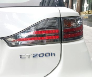Lexus CT 200H 2011 - Bán Lexus CT 200H đời 2011, màu trắng, xe nhập
