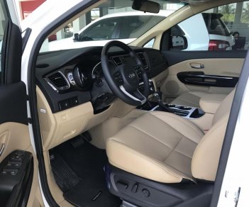 Kia Sedona Luxury 2018 - Bán xe Kia Sedona Luxury sản xuất năm 2018, màu trắng