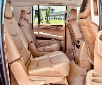 Cadillac Escalade ESV Platinum 2016 - Bán xe Cadillac Escalade ESV Platinum năm 2016, màu đen xe nhập