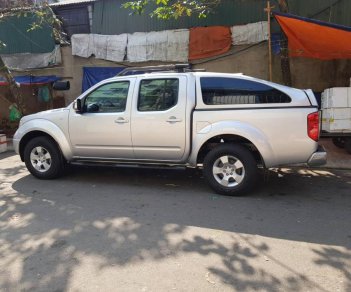 Nissan Navara LE MT  2011 - Cần bán Nissan Navara LE sản xuất năm 2011, màu bạc MT 2 cầu