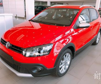 Volkswagen Polo  Cross  2018 - [Xe Đức] xe nhập, đỏ quyền lực, động cơ 1.6 tiết kiệm xăng 4L/100km. Trả trước 200 tr, lãi 4.99%, tặng tiền mặt