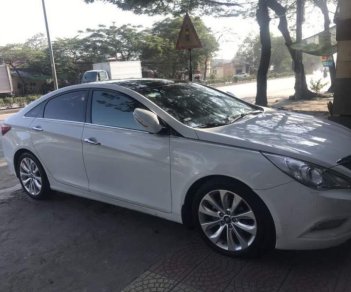 Hyundai Sonata 2011 - Chính chủ bán ô tô Hyundai Sonata đời 2011, màu trắng