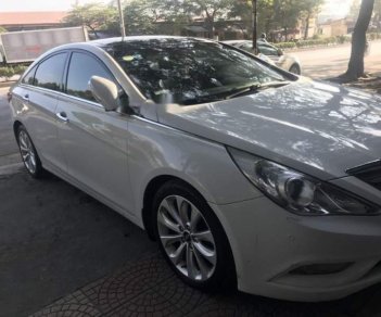 Hyundai Sonata 2011 - Chính chủ bán ô tô Hyundai Sonata đời 2011, màu trắng