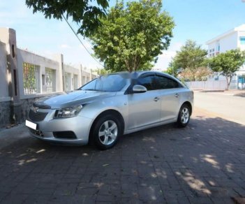 Chevrolet Cruze   2010 - Cần bán Chevrolet Cruze năm sản xuất 2010, màu bạc, giá chỉ 305 triệu