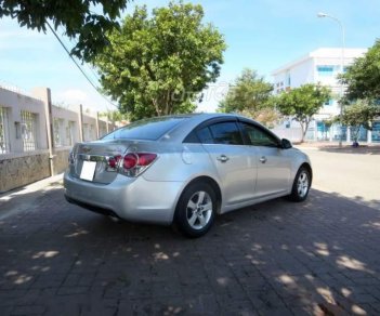 Chevrolet Cruze   2010 - Cần bán Chevrolet Cruze năm sản xuất 2010, màu bạc, giá chỉ 305 triệu