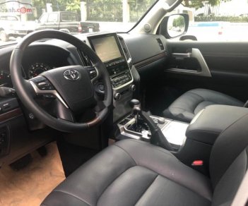Toyota Land Cruiser 5.7 V8 2017 - Bán xe Toyota Land Cruiser 5.7 V8 đời 2017, màu đen, xe nhập