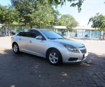 Chevrolet Cruze   2010 - Cần bán Chevrolet Cruze năm sản xuất 2010, màu bạc, giá chỉ 305 triệu