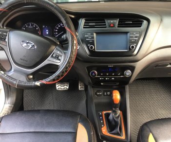 Hyundai i20 Active 1.4AT 2016 - Bán ô tô Hyundai i20 Active 1.4AT đời 2016, màu trắng, xe nhập, giá tốt