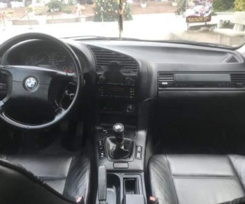 BMW 3 Series   320i 1998 - Bán BMV 320i máy 2.0 đời 1998, đi 10 vạn, số sàn, xe còn zin cả xe, tên tư nhân từ đầu