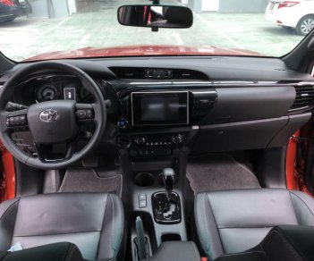 Toyota Hilux 2.8G 2018 - Cần bán Hilux 2.8G 2 cầu, xe cũ như mới, phụ kiện đầy đủ