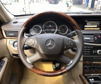 Mercedes-Benz E class E300 2010 - Mercedes Benz E300 sản xuất 2010, đăng ký cuối 2010, màu đen, giá tốt