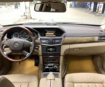 Mercedes-Benz E class E300 2010 - Mercedes Benz E300 sản xuất 2010, đăng ký cuối 2010, màu đen, giá tốt