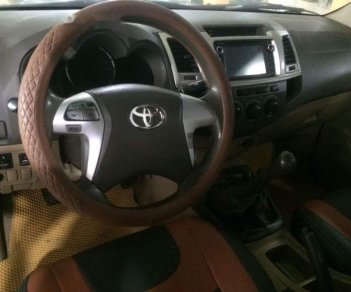 Toyota Hilux 2012 - Bán Toyota Hilux đời 2012, màu bạc