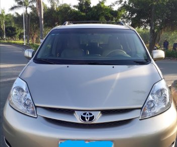 Toyota Sienna LE 2007 - Cần bán lại xe Toyota Sienna LE năm sản xuất 2007, màu vàng, xe nhập còn mới