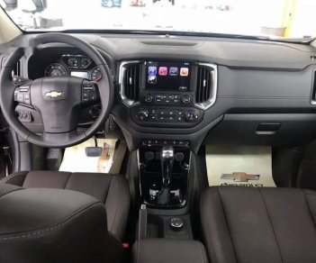 Chevrolet Colorado  2.5AT LTZ 4X4 2018 - Bán xe Chevrolet Colorado đời 2018, màu bạc, xe có sẵn đủ màu, giao ngay