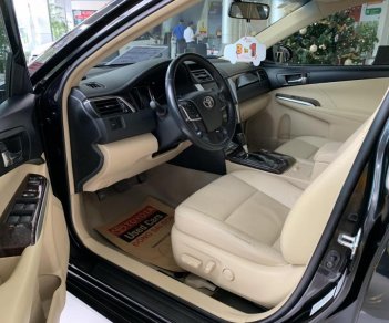 Toyota Camry 2.0E 2015 - Bán Toyota Camry 2.0E đời 2015, ĐK 2016, màu đen, đẳng cấp