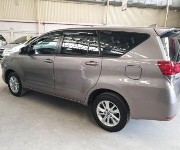 Toyota Innova 2.0G 2016 - Cần bán xe Toyota Innova 2.0G (Form mới) sản xuất 2016, màu nâu đồng, xe đẹp như hình