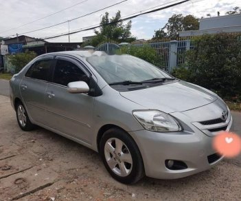 Toyota Vios 2010 - Cần bán xe Toyota Vios sản xuất 2010, màu bạc còn mới