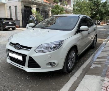 Ford Focus Titanium 2.0 AT 2015 - Bán ô tô Ford Focus Titanium 2.0 AT 2015 đi gia đình, màu trắng, giá chỉ 549 triệu