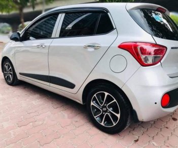 Hyundai Grand i10   AT 2017 - Cần bán xe Grand I10 phom mới, sx 2017, số tự động, màu bạc full