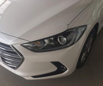 Hyundai Elantra  1.6 AT  2018 - Bán ô tô Hyundai Elantra 1.6 AT năm sản xuất 2018, 200tr