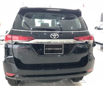 Toyota Fortuner 2.8V (4x4) 2018 - Toyota Giải Phóng - Bán xe Fortuner 2.8V (4x4), máy dầu sẵn xe giao ngay, hỗ trợ sâ, LH 0973.160.519