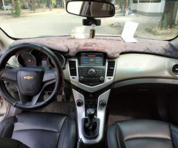 Chevrolet Cruze   LS  2012 - Cần bán xe Chevrolet Cruze LS sản xuất 2012, màu bạc số sàn, giá chỉ 320 triệu