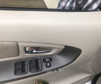 Toyota Innova 2014 - Cần bán lại xe Toyota Innova đời 2014, màu bạc như mới